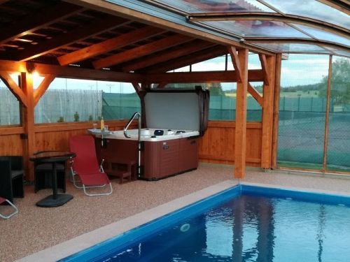 Bazén s vířivkou XENA Nová Bystřice