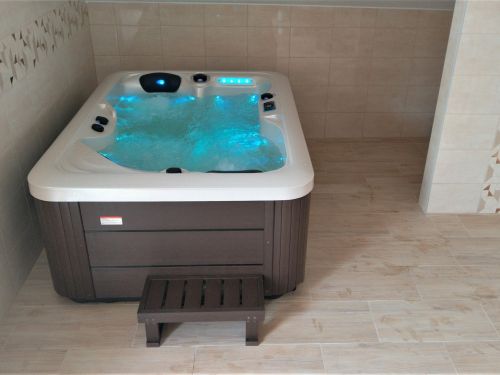 Vířivka MIRA v interiéru